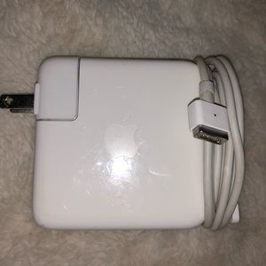 Apple 2009 MacBook charger